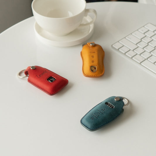 THE BEST HANDMADE LEATHER CAR KEY CASE WITH YOUR OWN INITIAL