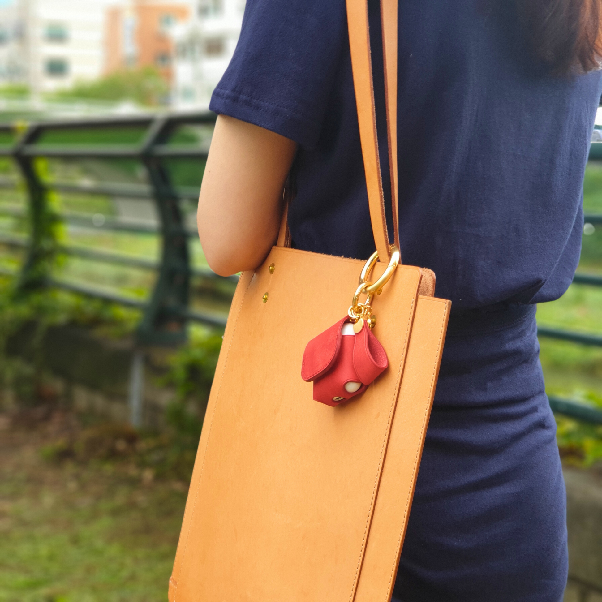 AIRPOD LEATHER CASE - Carendy