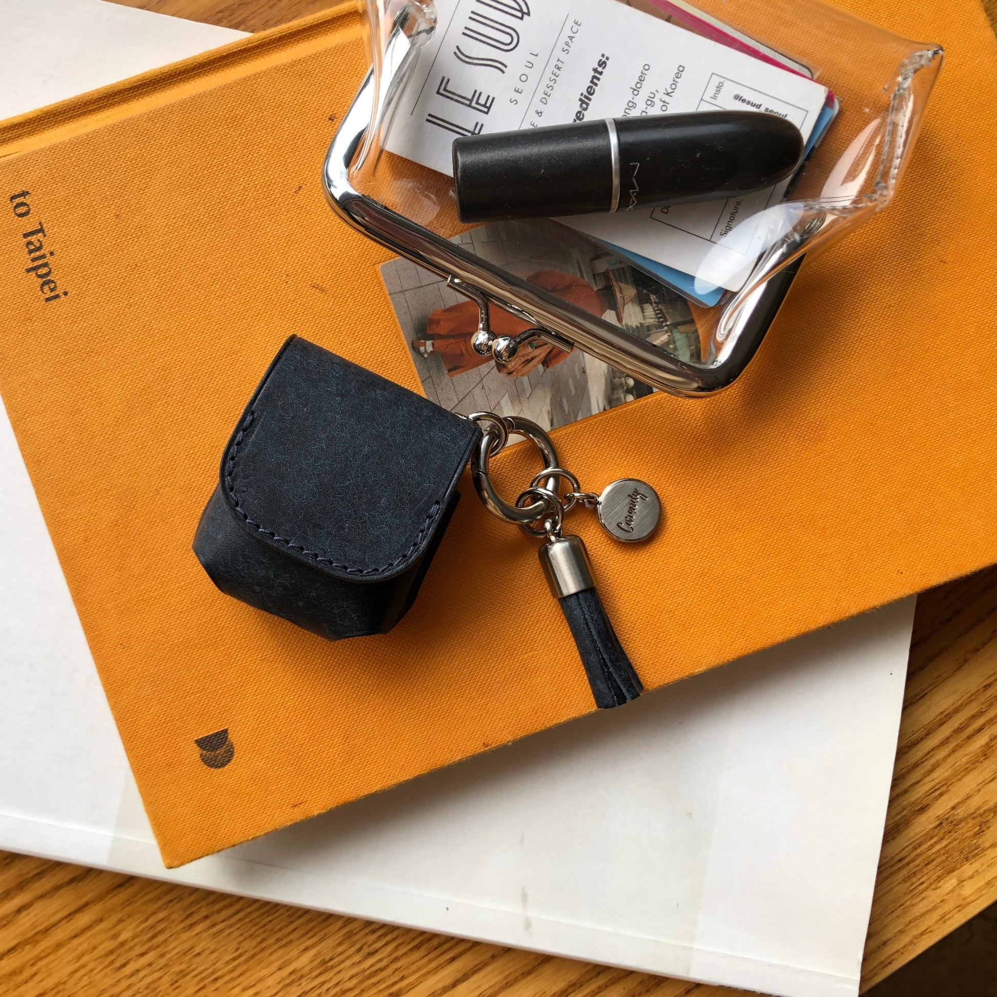AIRPOD LEATHER CASE - Carendy