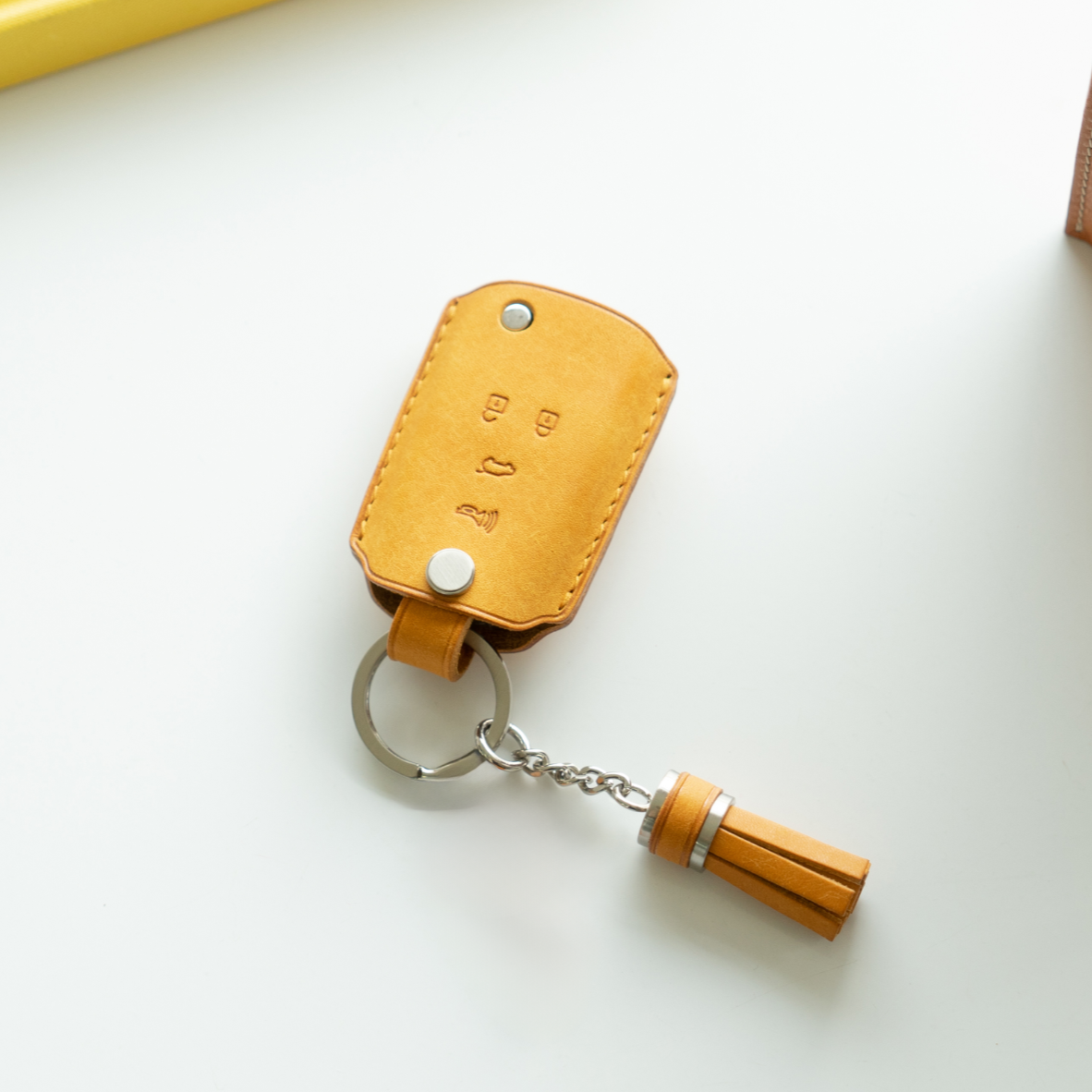 CHEVROLET & GMC CARKEY LEATHER CASE (CV2_2,3,4,5 Button) - Carendy