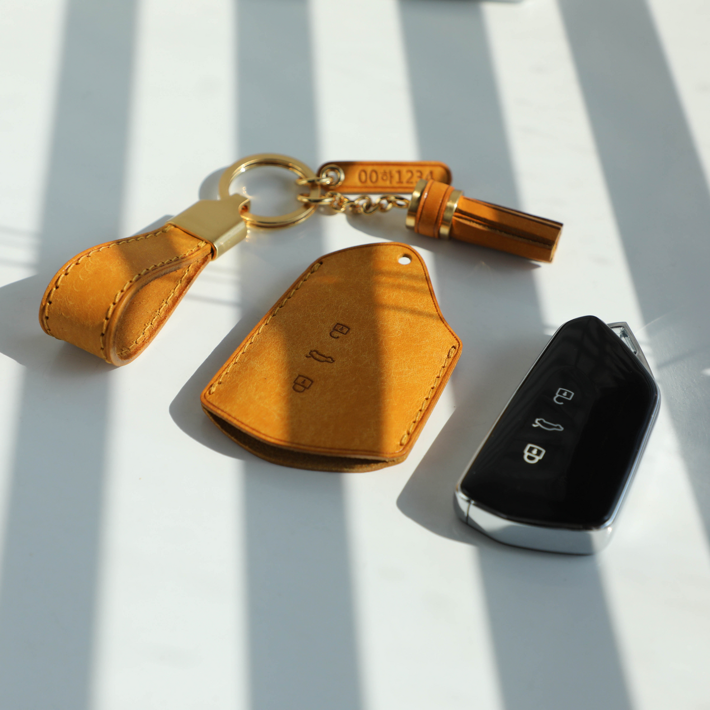 VOLKSWAGEN CARKEY LEATHER CASE (VW4) - Carendy