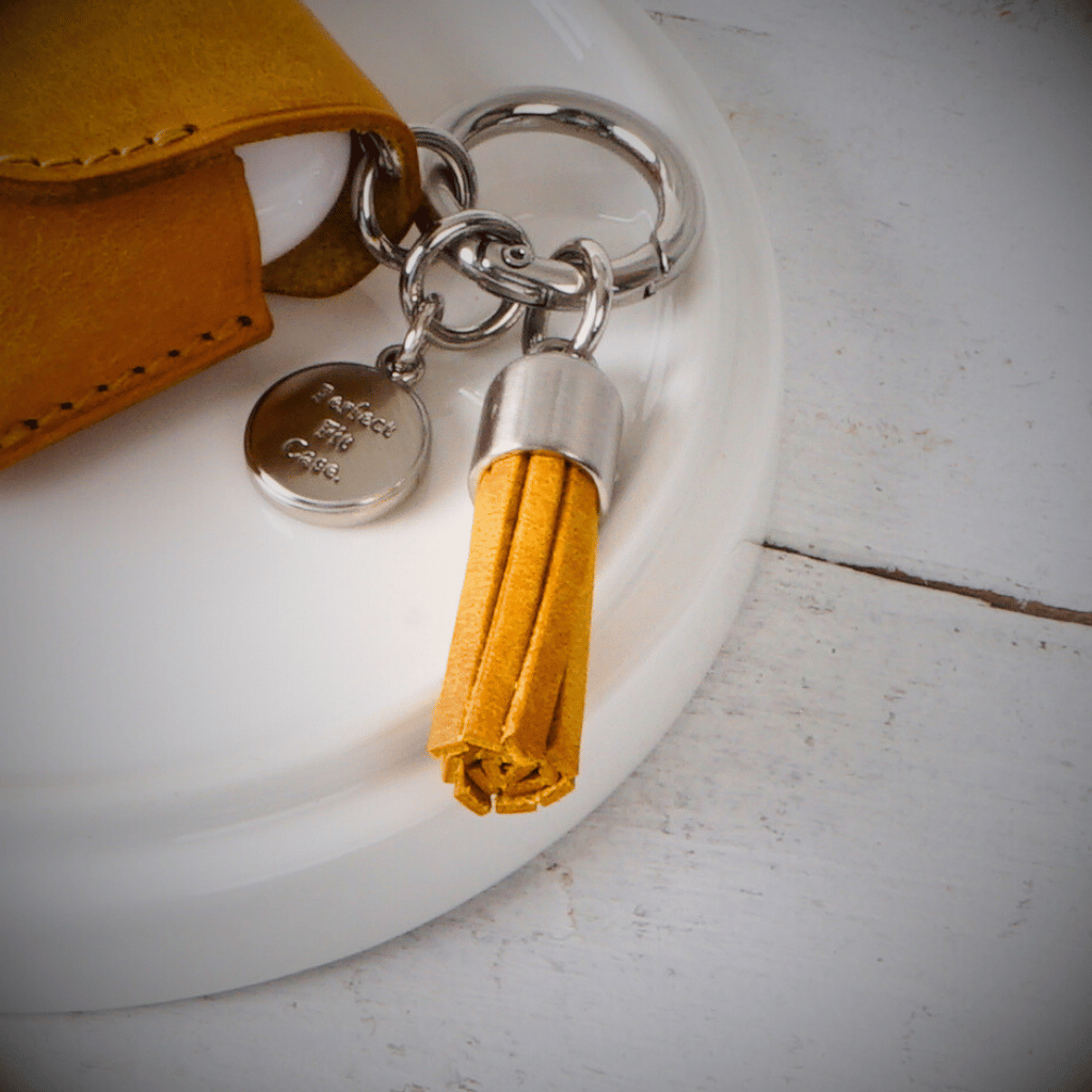 LEATHER AIRPOD CASE_Option #2 - Accessories - Carendy